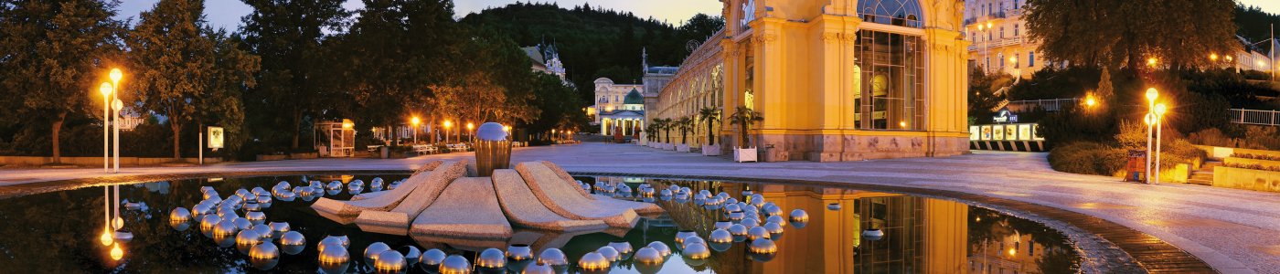 Singende Fontäne am Abend in Marienbad © CzechTourism.com/Ladislav Renner