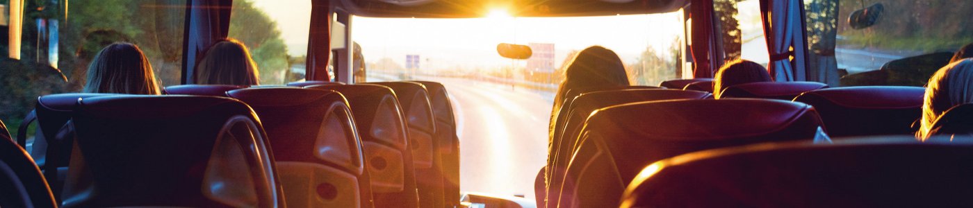 Busreise in den Sonnenaufgang © Petair-fotolia.com