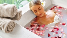 Entspannendes Bad © puhhha-stock.adobe.com