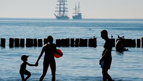 Familie am Strand © Skiba