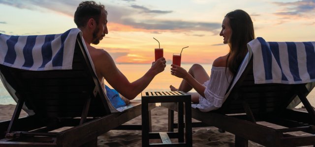 Sonnenuntergang geniessen © Kzenon - stock.adobe.com