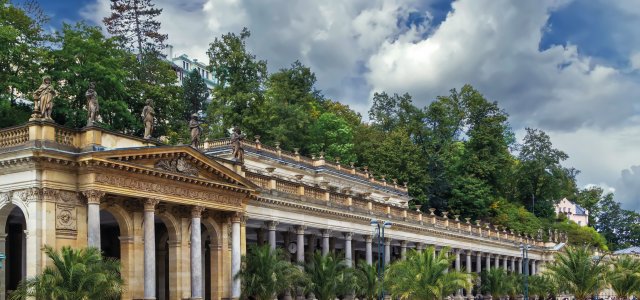 Kolonnaden in Karlsbad © borisb17 - stock.adobe.com