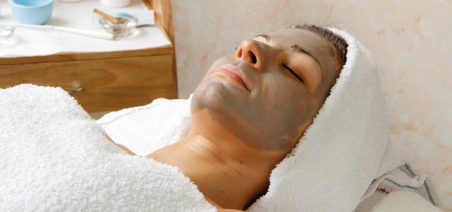 Kosmetikbehandlung © Pixelshop-fotolia.com