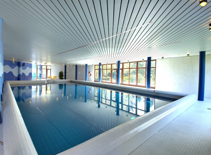 Schwimmbad © Senator und m & i Fachklinik